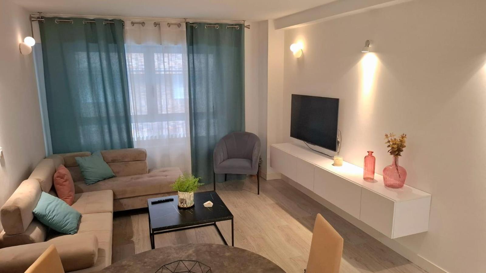 Moderno Con Garaje Privado En El Centro De Apartment *