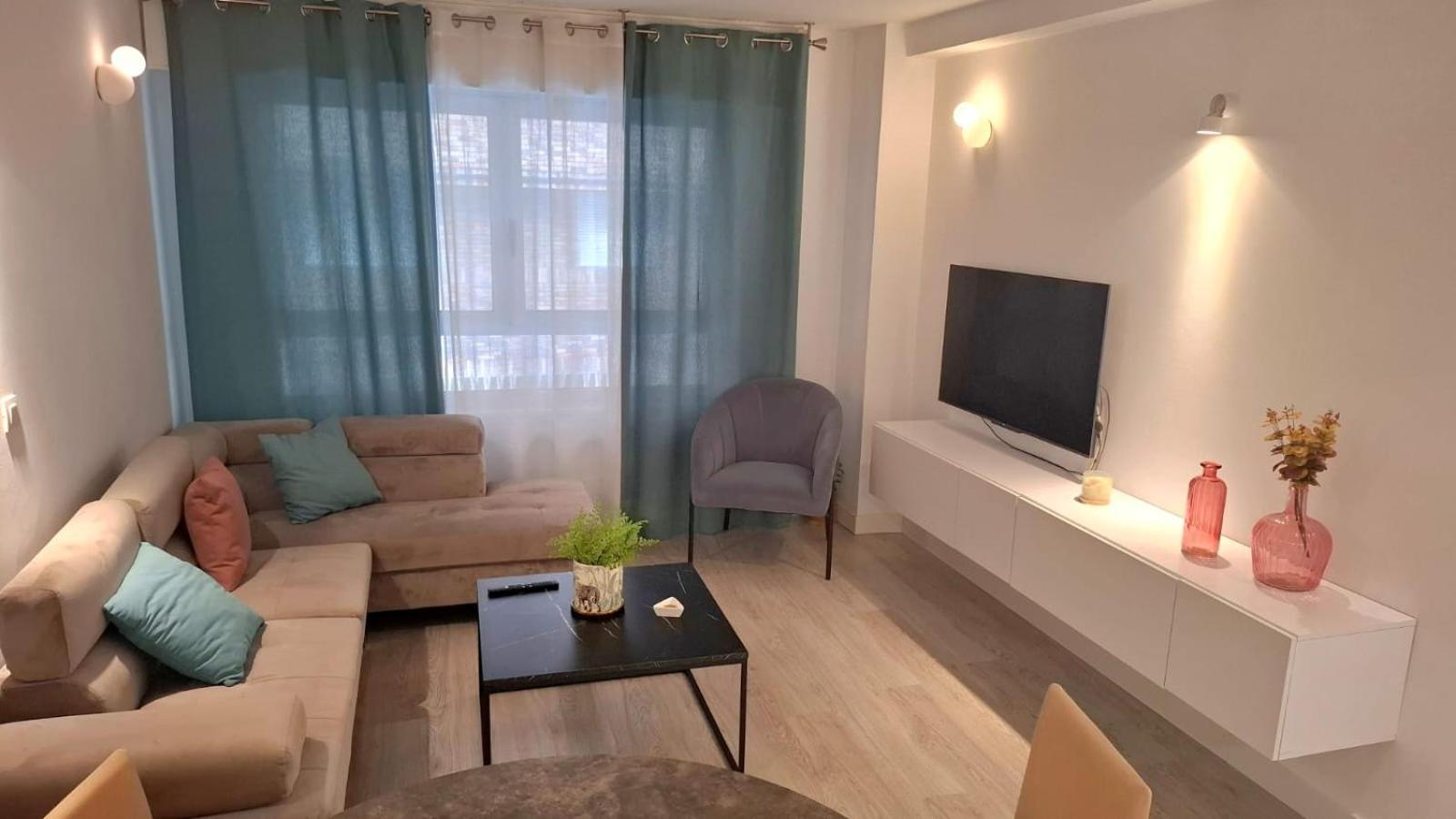 Moderno Con Garaje Privado En El Centro De Apartment *